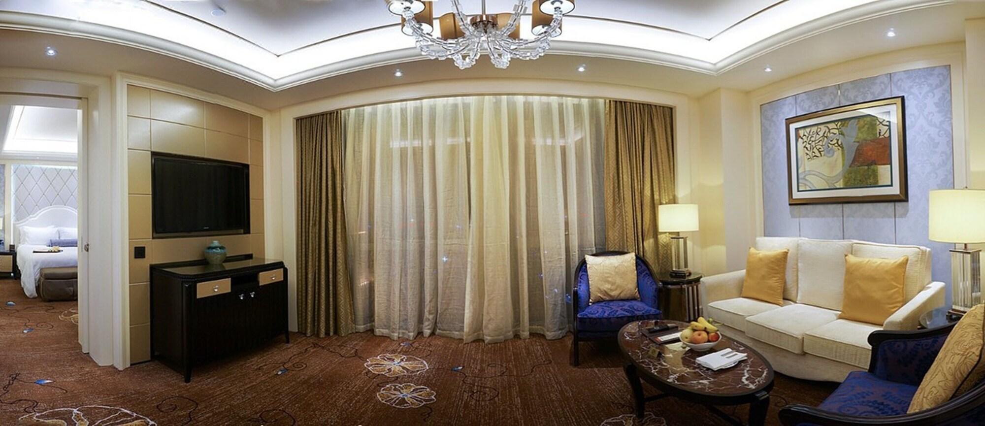 Dongguan Kande International Hotel-During The Canton Fair, Guests Can Enjoy Free Shuttle Buses To The Canton Fair Exhibition Hall Exterior photo
