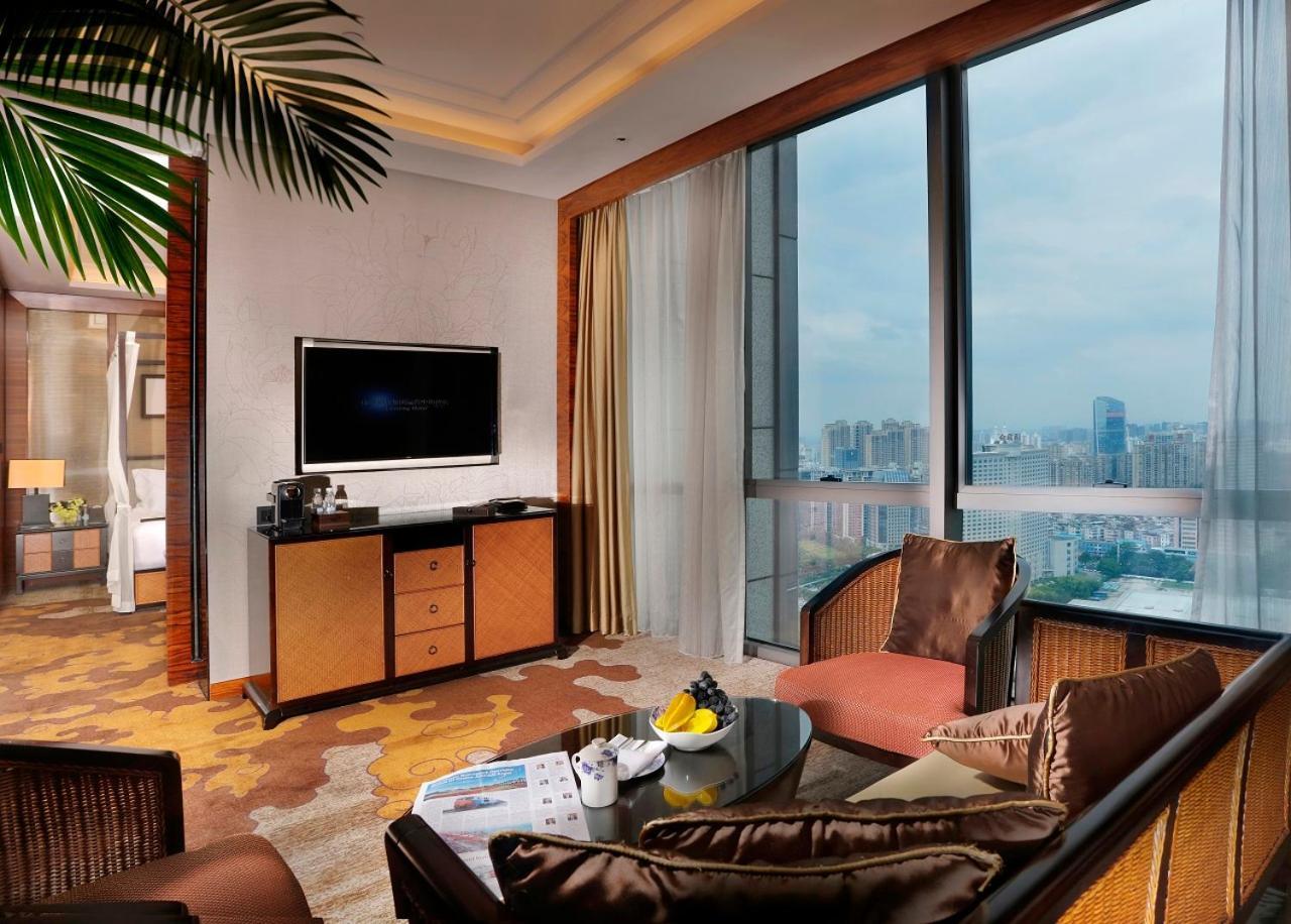 Dongguan Kande International Hotel-During The Canton Fair, Guests Can Enjoy Free Shuttle Buses To The Canton Fair Exhibition Hall Exterior photo